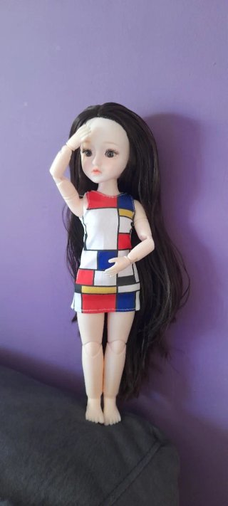 Muñeca articulada estilo Mondrian