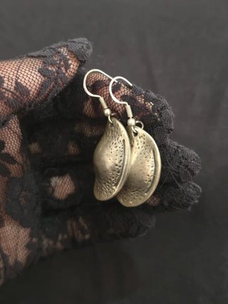 Pendientes ovalados texturizados
