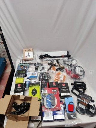 Lote de repuestos de bici y patinetes