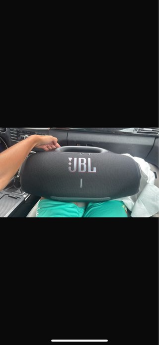 JBL Boombox Negra