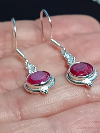 Pendientes Plata Ley con Piedra Rubí facetado