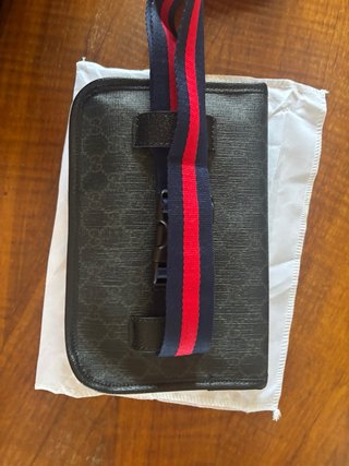 Riñonera Gucci Negra