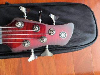 Bajo Eléctrico Yamaha TRBX605 Dark Red Burst