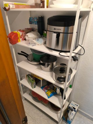 Estantería multiusos metal prácticamente nuevo