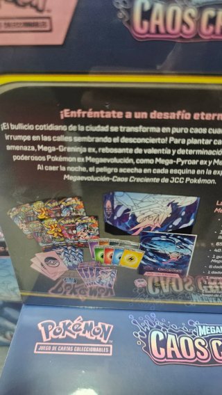 Caja Entrenador Élite Pokémon Caos Creciente
