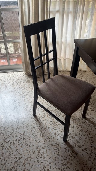 Mesa extensible y 6 sillas