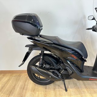 HONDA SCOOPY SH125i