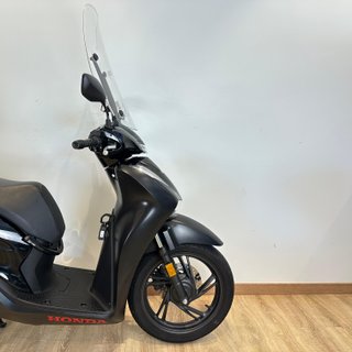 HONDA SCOOPY SH125i