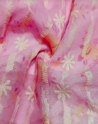Camisa rosa con encaje y volante