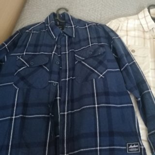 2 Camisas/Sobrecamisas a cuadros