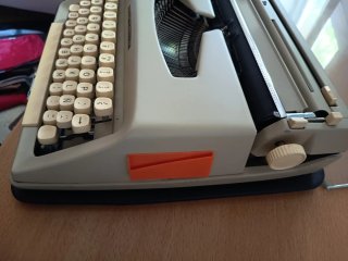 Máquina de escribir Maritsa 12