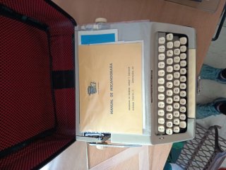 Máquina de escribir Maritsa 12