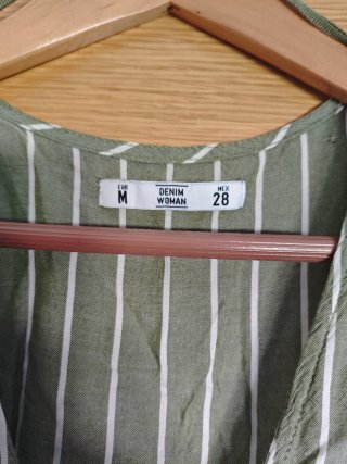Blusa verde militar y blanca a rayas