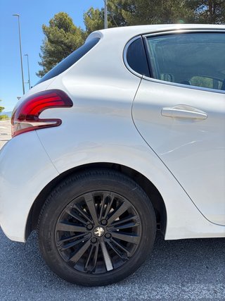 Peugeot 208 2016