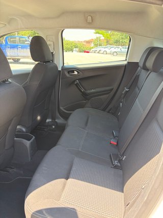 Peugeot 208 2016