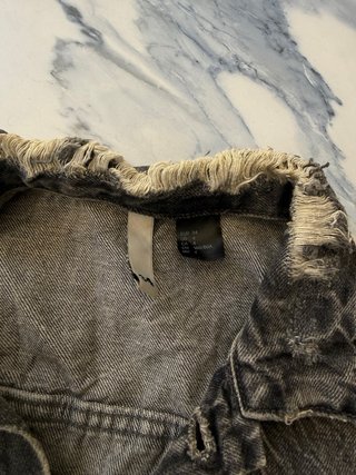 Cazadora vaquera H&M efecto desgastado