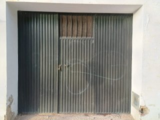 Porto de hierro,buen estado. 2'78 por 2'47 de alto