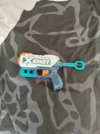 Pistola de dardos X-SHOT ZURU