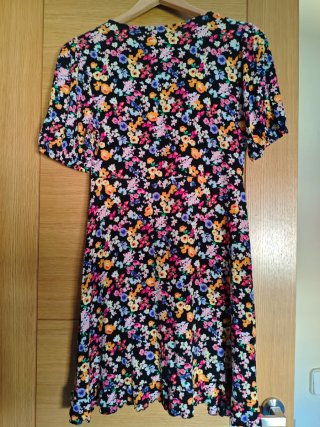 Vestido corto flores manga corta