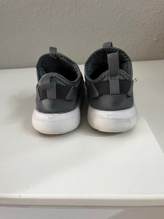 Zapatilla Nike Niño Talla 27