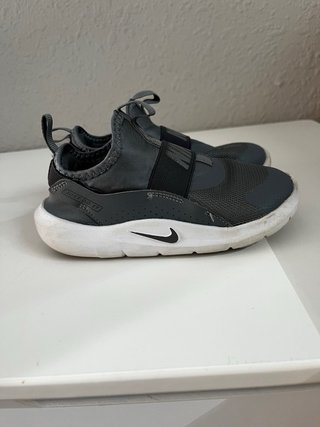 Zapatilla Nike Niño Talla 27