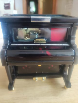 Caja de música joyero piano