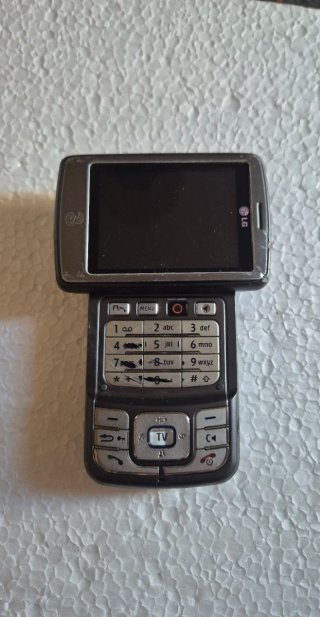 LOTTO DI 7 TELEFONI CELLULARI VINTAGE – ANNI 2000