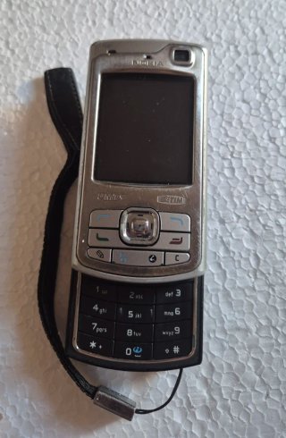 LOTTO DI 7 TELEFONI CELLULARI VINTAGE – ANNI 2000