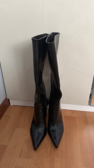 Botas altas de tacón negras