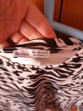 Top Bershka estampado cebra y pata de gallo