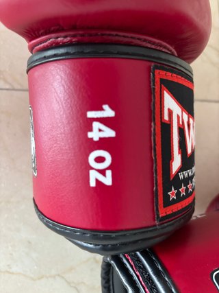 Guantes Boxeo Twins Velcro Rojo 14oz