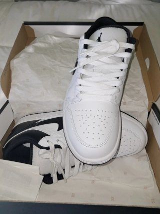 Zapatillas Air Jordan Negras y Doradas