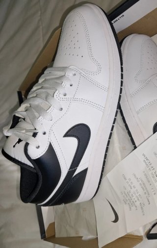 Zapatillas Air Jordan Negras y Doradas