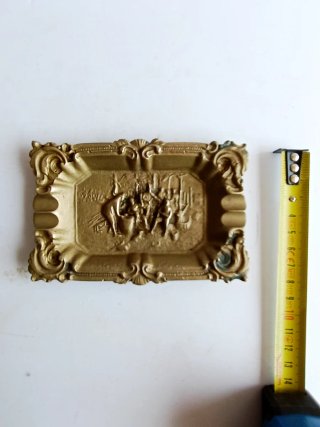 Cenicero Vintage Bronce con relieve