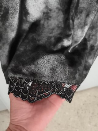 Vestido Negro y Plateado con encaje Lola K talla M