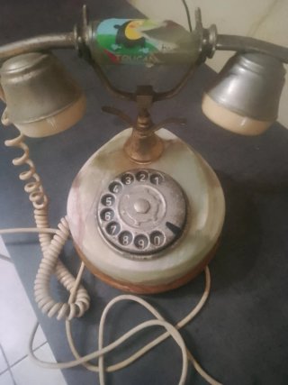 Telefono Vintage Multicolore con Toucan