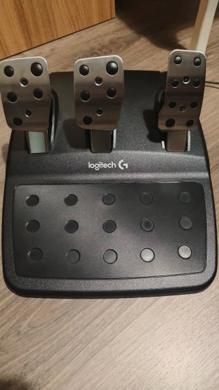 Logitech G29 Driving Force + Pedales PS4/PS5/PC
