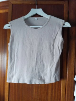 Conjunto Top sin mangas y falda beige