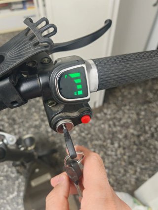 Patinete Eléctrico con Rueda Pinchada