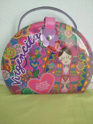 Lote de juguetes: muñecas, peluche y accesorios