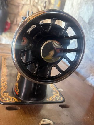 Máquina de coser Alfa antigua 1947
