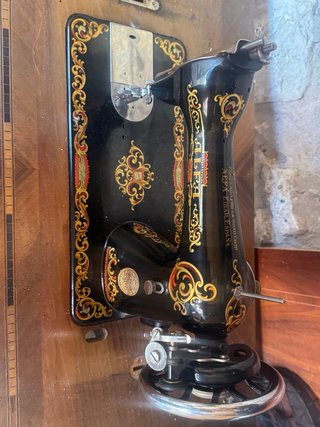 Máquina de coser Alfa antigua 1947