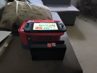 Nintendo Switch + 2 cartuchos y juegos digitales