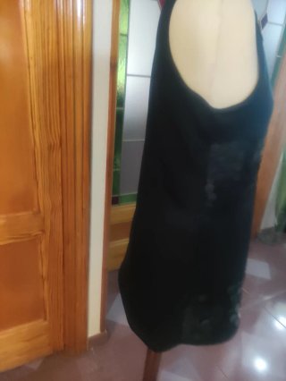 Vestido negro con lentejuelas
