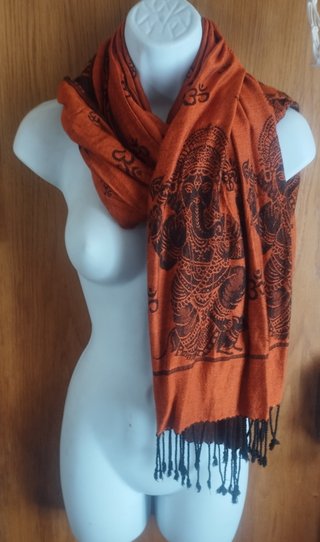 Foulard naranja con estampado hindú