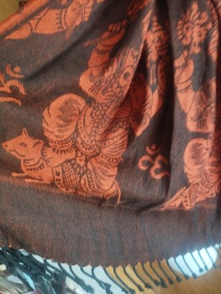 Foulard naranja con estampado hindú