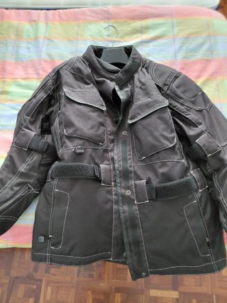 Chaqueta de moto negra