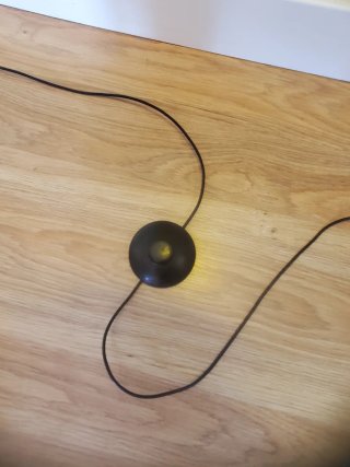 Lámpara de pie negra con interruptor
