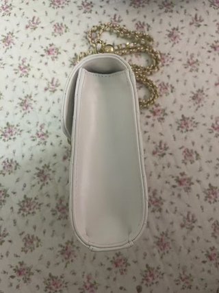 Borsa Chanel Bianca con Catena Dorata