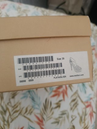 Zapatos de tacón Menbur plateados